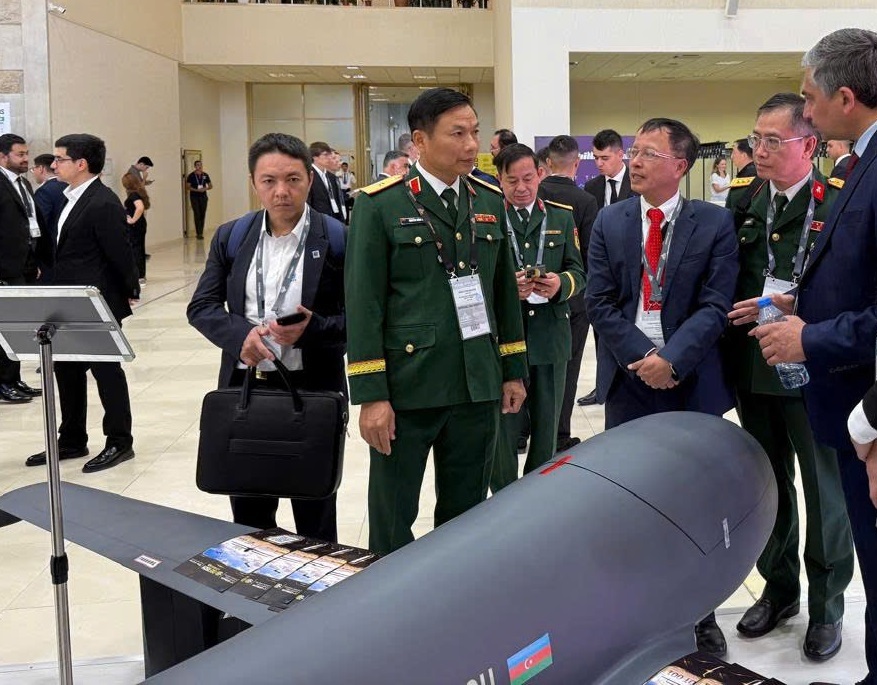 Vietnamese Ministry of National Defence Delegation Attends ADEX-2026